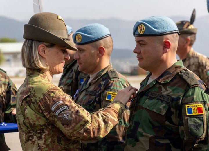 FOTO Pacificatorii din cel de-al 19-lea contingent al Armatei Naţionale şi-au început misiunea în Kosovo