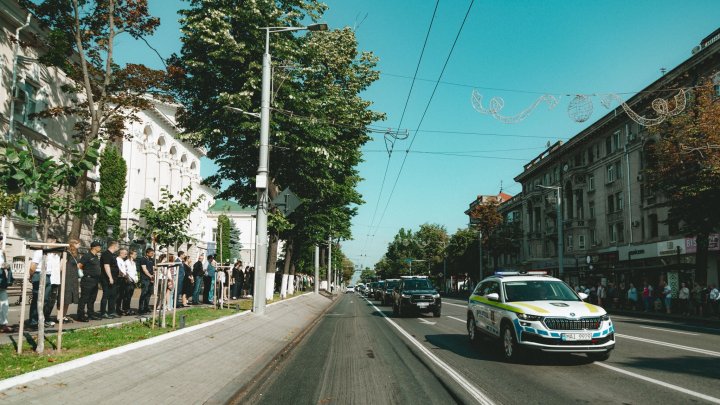 FOTO Poliţistul de frontieră Serghei Muntean, condus pe ultimul drum. Maia Sandu şi Ana Revenco au participat la funeralii