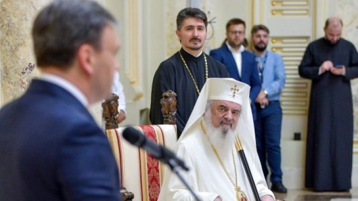 FOTO Premierul Dorin Recean a participat la ceremonia aniversară a Patriarhul Bisericii Ortodoxe Române, Preafericitul Daniel