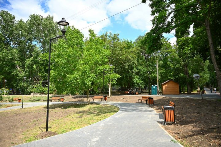 FOTO A PRINS VIAȚĂ! Cum arată Parcul Dumitru Rîșcanu din Capitală, după prima etapă de renovare