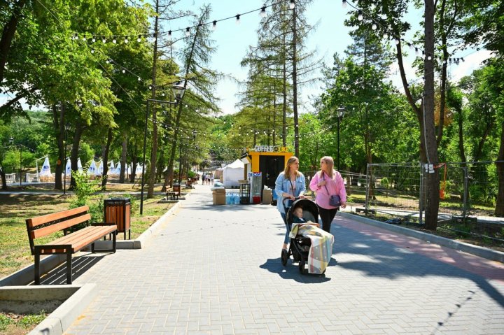 FOTO A PRINS VIAȚĂ! Cum arată Parcul Dumitru Rîșcanu din Capitală, după prima etapă de renovare