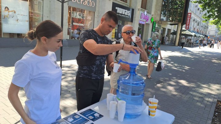 FOTO Corturi anticaniculă, instalate în toate sectoarele Capitalei. Locurile unde le puteți găsi