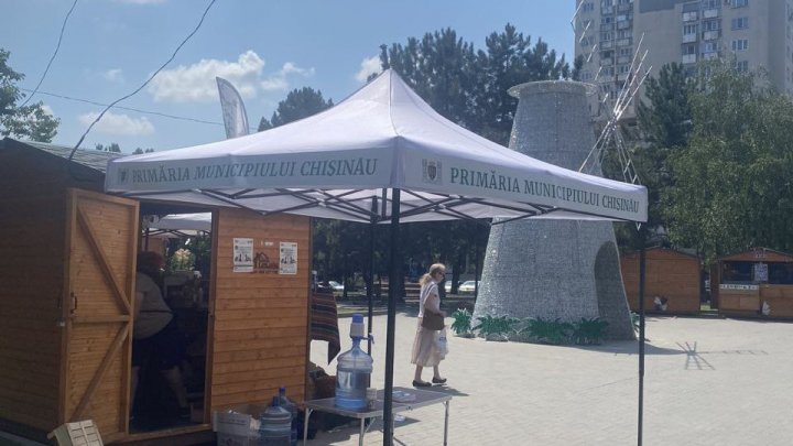 FOTO Corturi anticaniculă, instalate în toate sectoarele Capitalei. Locurile unde le puteți găsi