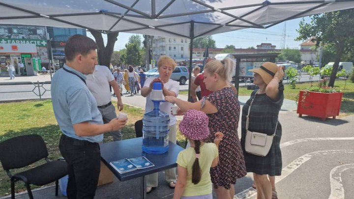 FOTO Corturi anticaniculă, instalate în toate sectoarele Capitalei. Locurile unde le puteți găsi