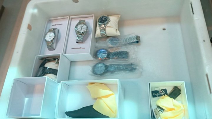 FOTO ILEGALITĂŢI pe Aeroportul Chişinău. Ce avea în bagaj un pasager al rutei Erevan - Chişinău