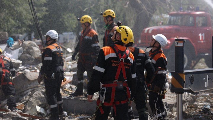 VIDEO/FOTO Rușii lovesc din nou orașul natal al lui Zelenski. Cel puțin 5 morți în urma unui atac cu rachete