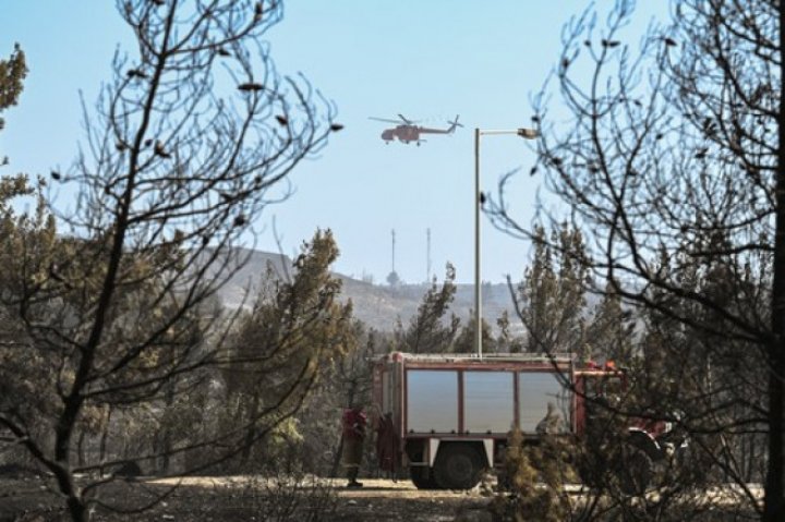 IMAGINI din DRONĂ care te lasă fără cuvinte. Cum arată insula Rodos, după incendiile devastatoare. Aproximativ 19.000 de locuitori şi turişti, evacuaţi 