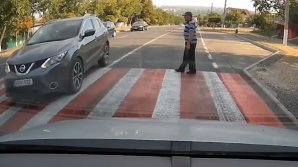 Poliția a identificat șoferul care a fost la un pas să strivească trei pietoni, la Orhei. Cine este acesta și ce pedeapsă a primit