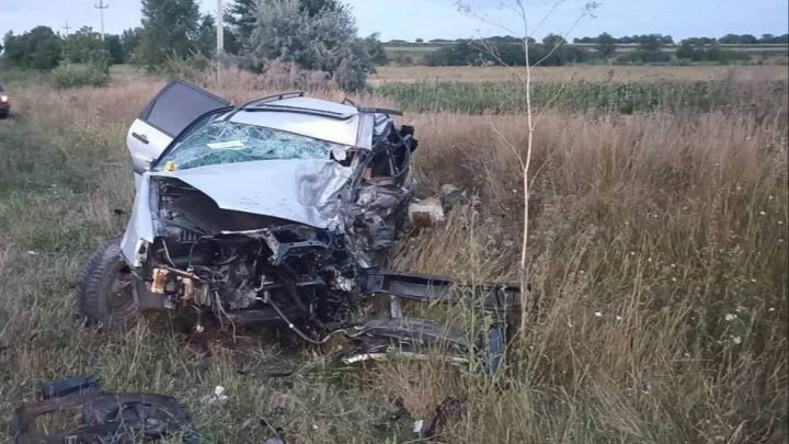 FOTO/VIDEO GRAV accident la Ungheni. Doi oameni au murit 