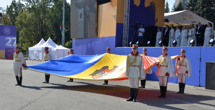 GALERIE FOTO. Ziua Independenței Republicii Moldova, sărbătorită de militarii Armatei Naționale în toate garnizoanele din țară