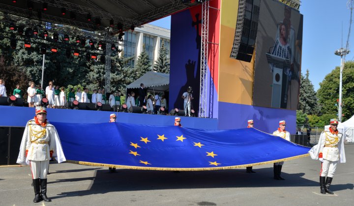 GALERIE FOTO. Ziua Independenței Republicii Moldova, sărbătorită de militarii Armatei Naționale în toate garnizoanele din țară