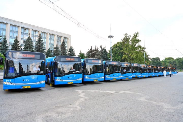 Alte 16 autobuze articulate, procurate din Suedia, vor circula pe străzile Capitalei, începând de astăzi. Cum arată și cât au costat (FOTO)