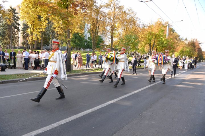 GALERIE FOTO. Ziua Independenței Republicii Moldova, sărbătorită de militarii Armatei Naționale în toate garnizoanele din țară
