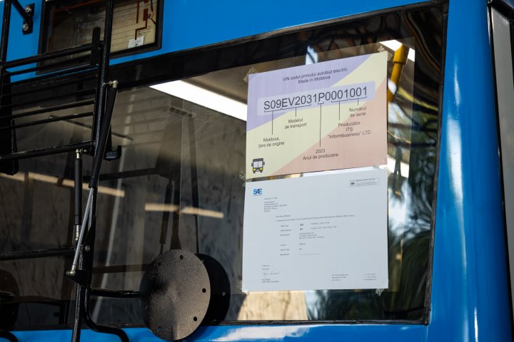 FOTO. Cum arată primul autobuz electric made in Moldova! Cât parcurge după capacitatea bateriei și în cât timp se încarcă