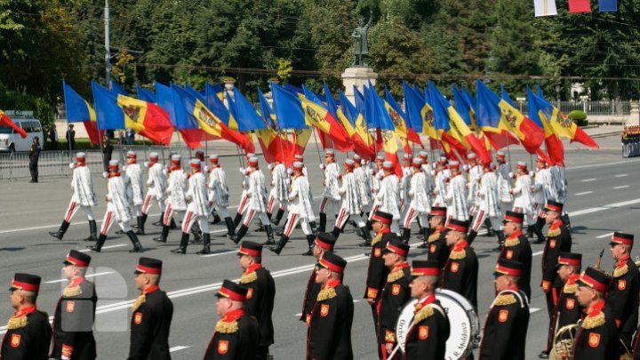 Concerte de fanfară și depuneri de flori! Sărbătoarea din PMAN, dedicată Zilei Independenței Republicii Moldova (VIDEO)