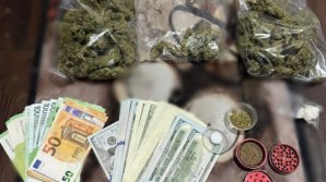 Un angajat al unei INSTITUȚII MEDICALE  și concubina acestuia, reținuți pentru comercializarea DROGURILOR prin internet