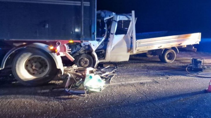 FOTO. Accident GRAV la Ialoveni. Un șofer a murit. Cum s-a întâmplat TRAGEDIA