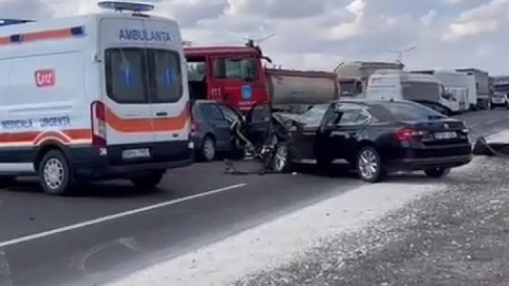 Accident CUMPLIT la Anenii Noi. Sunt VICTIME. Poliția, ambulanța, pompierii, la fața locului 