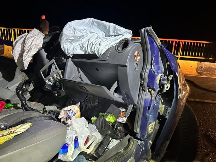 IMAGINI de GROAZĂ. Accident GRAV în România, cu implicarea unui autobuz înmatriculat în Republica Moldova: Sunt morți și răniți