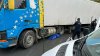 (IMAGINI ŞOCANTE) Accident mortal. Un bărbat, călcat de un TIR, la Tiraspol