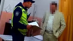 (VIDEO) Primarul unei localităţi din raionul Drochia, prins beat la volan. PRECIZĂRILE poliţiei