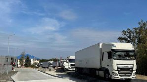 Mai multe camioane STAŢIONEAZĂ la postul vamal Sculeni. Ce se întâmplă