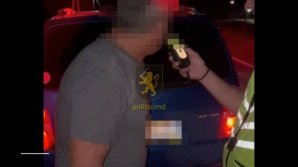 (VIDEO) Un şofer, prins beat criţă la volan, printr-o localitate din raionul Cahul