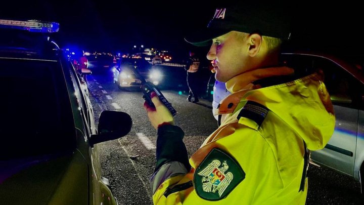 RAZII ale poliţiei în suburbiile Capitalei. 196 de şoferi, AMENDAŢI timp de câteva ore, iar mai multe plăcuțe de înmatriculare, ridicate (FOTO)