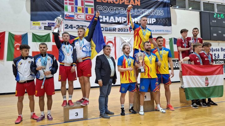 (FOTO) Naționala de fotbal-tenis a Moldovei a cucerit 12 medalii la Campionatul European din Cipru