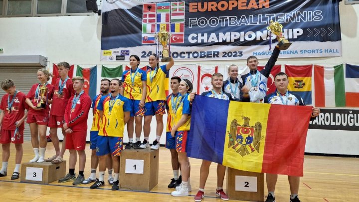 (FOTO) Naționala de fotbal-tenis a Moldovei a cucerit 12 medalii la Campionatul European din Cipru