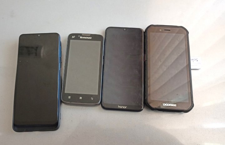 FOTO Percheziții soldate cu ridicarea mai multor obiecte interzise. Vezi ce ascund deținuții