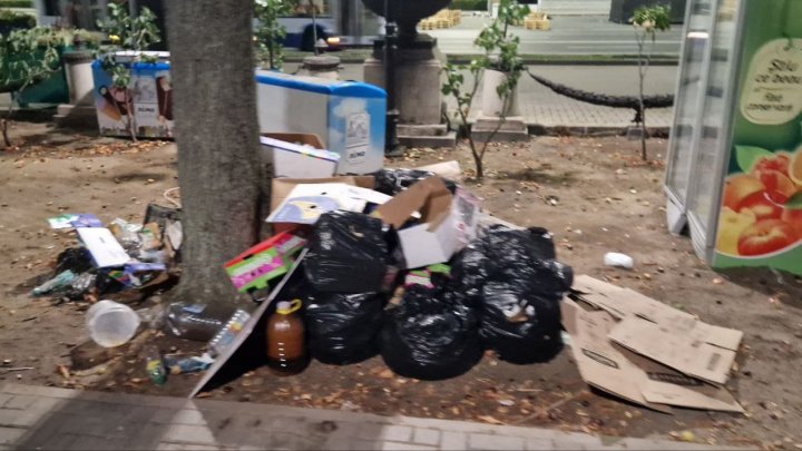 (VIDEO/FOTO) Mormoane de gunoi. 31 TONE DE DEȘEURI, adunate din PMAN după Ziua Națională a Vinului 