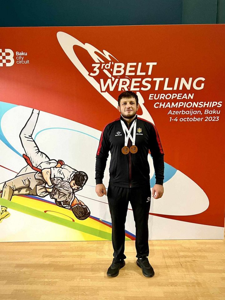 Medalii de bronz pentru Moldova. Un ofițer CNA a participat la Campionatului European de lupte la brâu