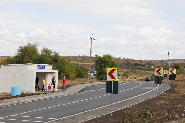 FOTO. 36 de kilometri de drum care traversează raioanele Telenești și Rezina au fost renovate după standarde eurpene