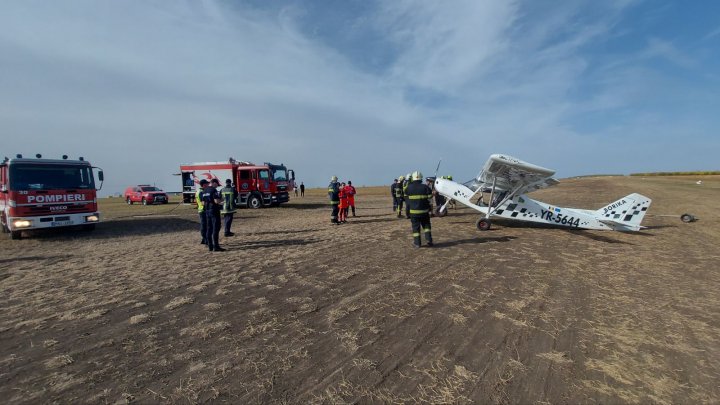 FOTO. O aeronavă a aterizat forțat, la Ialoveni. S-a defectat în timpul zborului