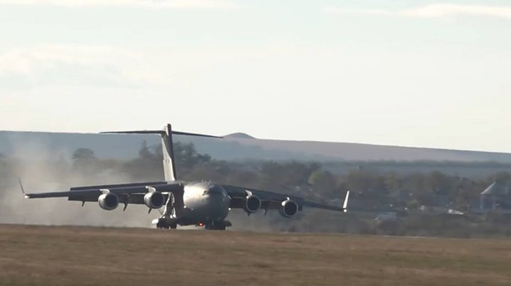 O aeronavă militară NATO a aterizat pe Aeroportul Internațional Mărculești