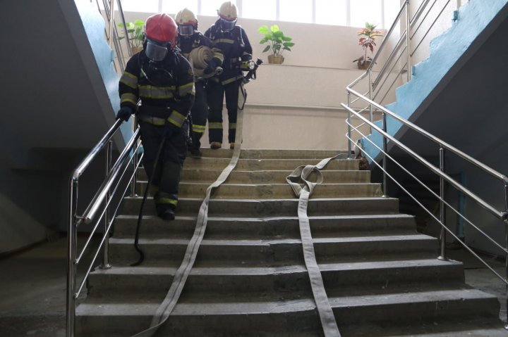 Scenariu APOCALIPTIC la Străşeni. Forțele serviciilor de urgență, pompieri, salvatori şi echipe medicale, ridicate pe ALERTĂ. Ce s-a întâmplat 