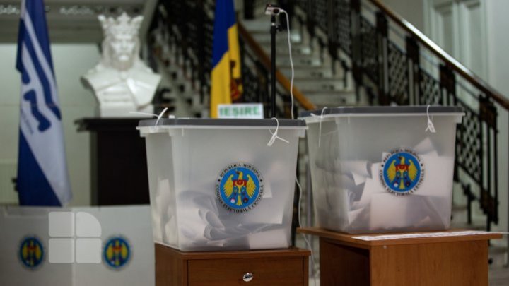 Un număr record de candidaţi luptă pentru funcţia de primar al Capitalei. 27 de concurenţi, înscrişi pe buletinele de vot