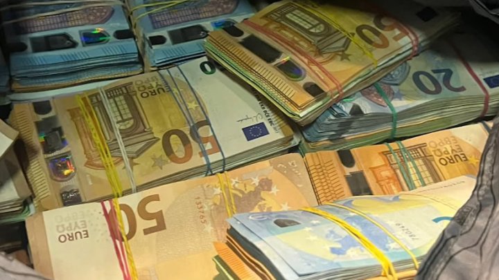 (VIDEO) Moldovean reţinut la Vama Sculeni pentru contrabandă cu peste jumătate de milion de euro. Unde a ascuns banii