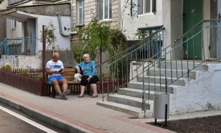 Curtea de pe strada Iakir din Orhei a fost renovată şi modernizată. Veză cum arată (FOTO)