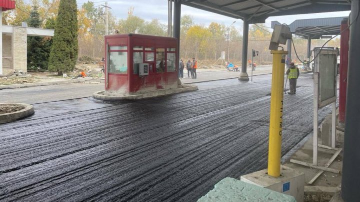 În atenţia transportatorilor. În postul vamal Sculeni nu sunt admise temporar spre control camioanele cu marfă (FOTO)