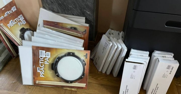 Un microbuz ce se deplasa din România spre Republica Moldova, supus controlului în Vama Leuşeni. Ce transporta