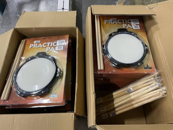 Un microbuz ce se deplasa din România spre Republica Moldova, supus controlului în Vama Leuşeni. Ce transporta