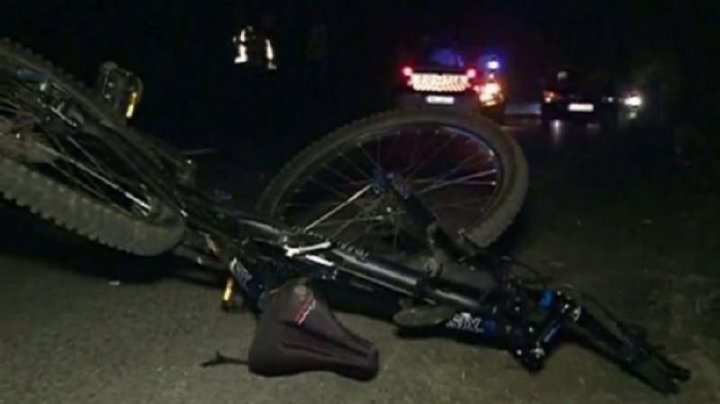 IMAGINI de la ACCIDENTUL de la Briceni, unde o femeie a fost spulberată de maşină condusă de o poliţistă de frontieră