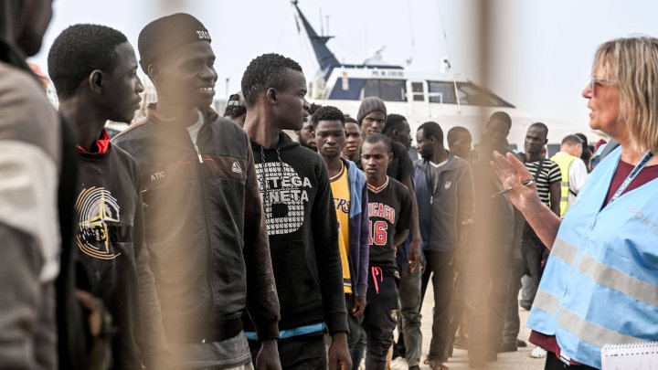 Debarcare masivă de migranți la Lampedusa. Au sosit 347 de persoane din Bangladesh, Egipt şi Siria