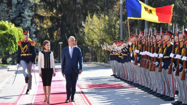 Președintele Portugaliei a ajuns la Chişinău. Rebelo de Sousa, întâmpinat cu onoruri militare