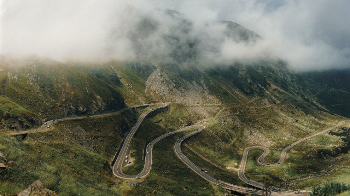 Transalpina și Transfăgărășan nu se vor mai închide. Circulația se va opri doar în condiții meteo excepționale  