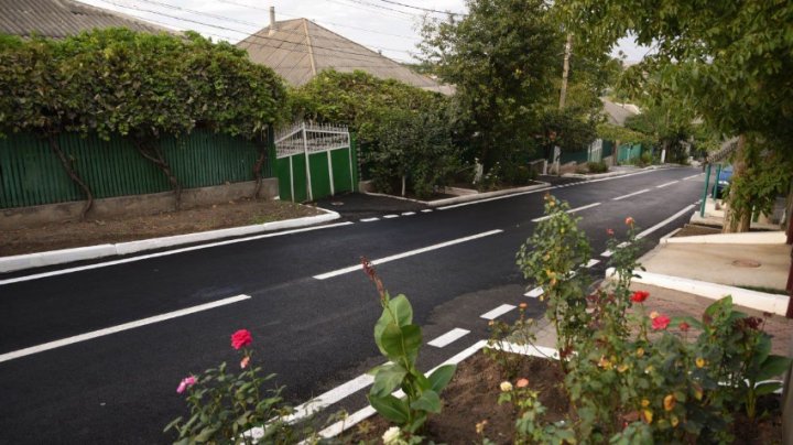 Strada Florilor din Orhei a fost renovată. Vezi cum arată și ce spun locatarii (FOTO)