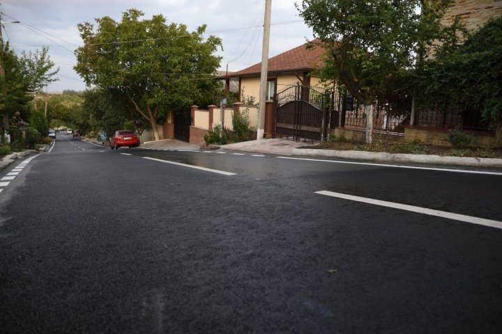 Strada Florilor din Orhei a fost renovată. Vezi cum arată și ce spun locatarii (FOTO)