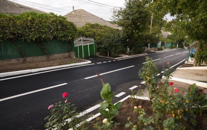 Strada Florilor din Orhei a fost renovată. Vezi cum arată și ce spun locatarii (FOTO)